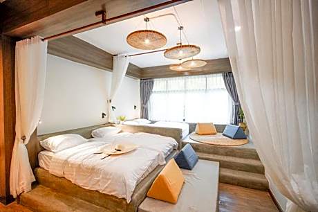 Deluxe Double or Twin Room with City View