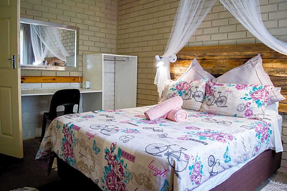 Shangrila-innibos Country Lodge