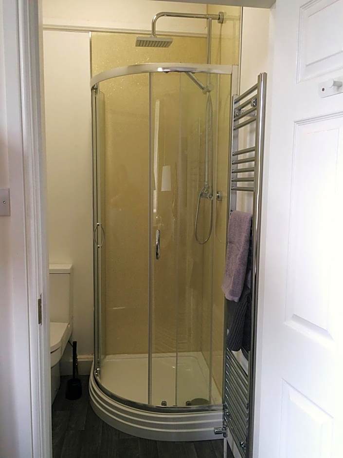 INGRAM ARMS HOTEL, HATFIELD