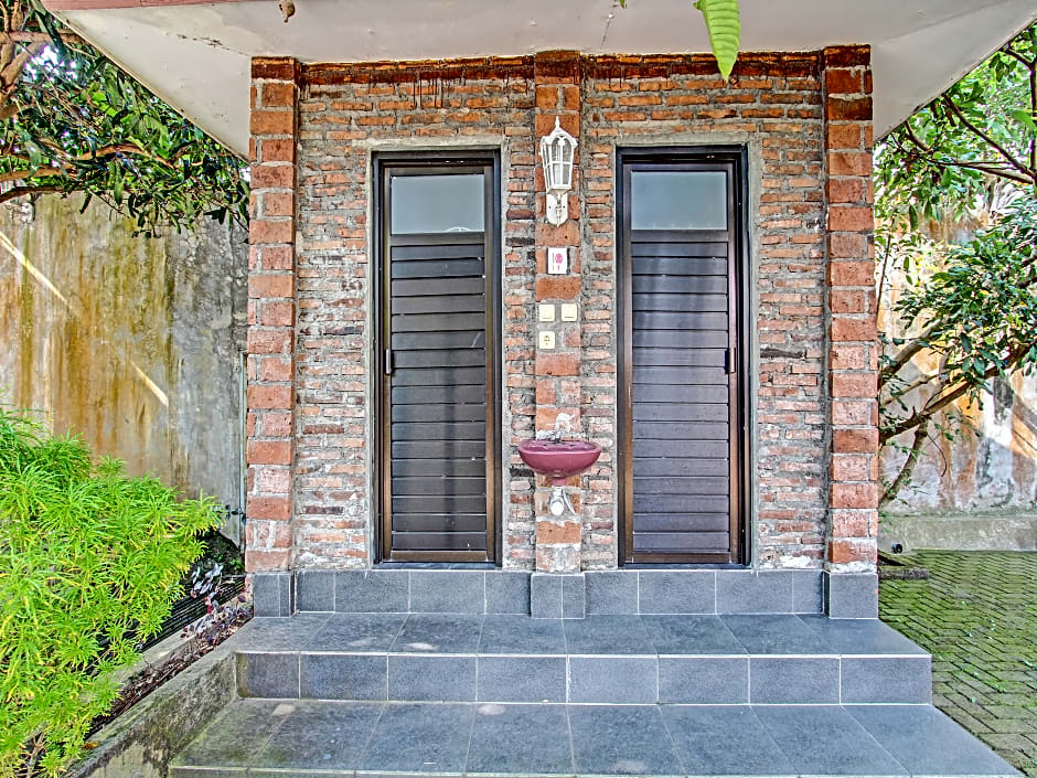 Collection O 91629 Ndalem Abhirama