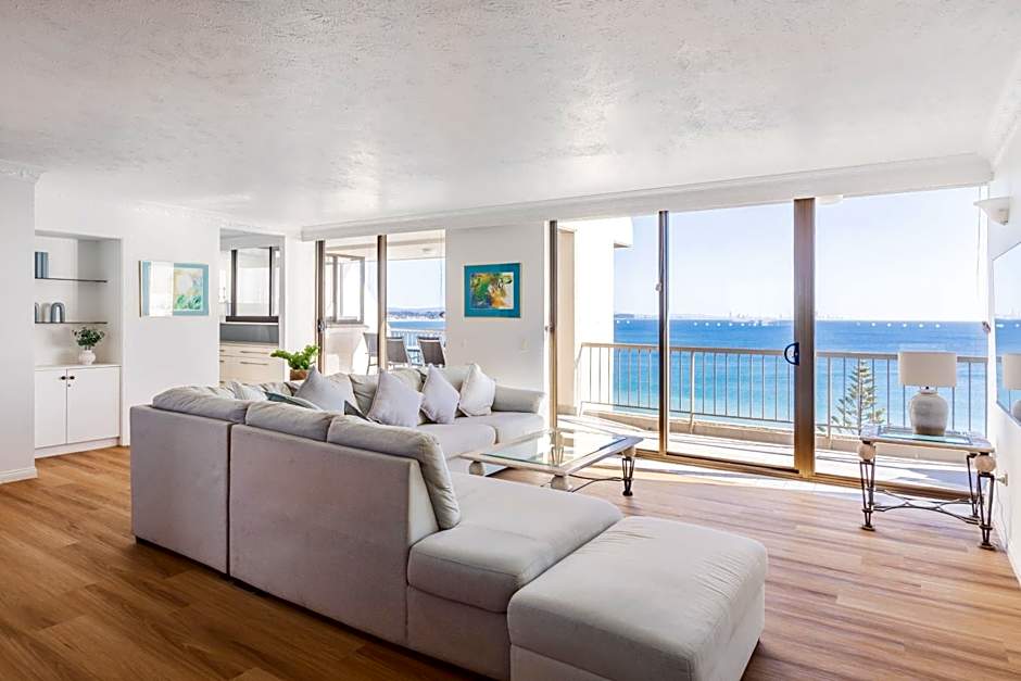 Columbia Beachfront Apartments on Rainbow Bay