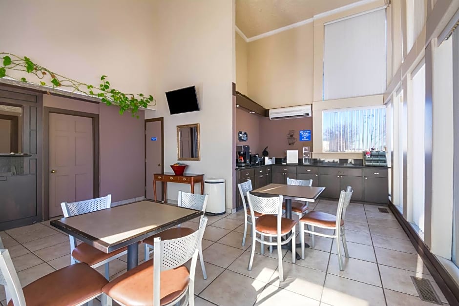 Econo Lodge Inn & Suites Oklahoma City – Oklahoma City, OK