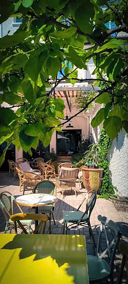 Logis VIGNES BLANCHES*** Hôtel Cosy et restaurant de terroir
