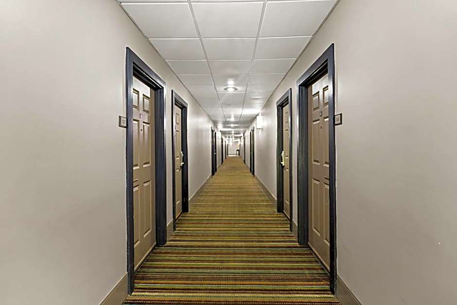 Country Inn & Suites by Radisson, Hinesville, GA