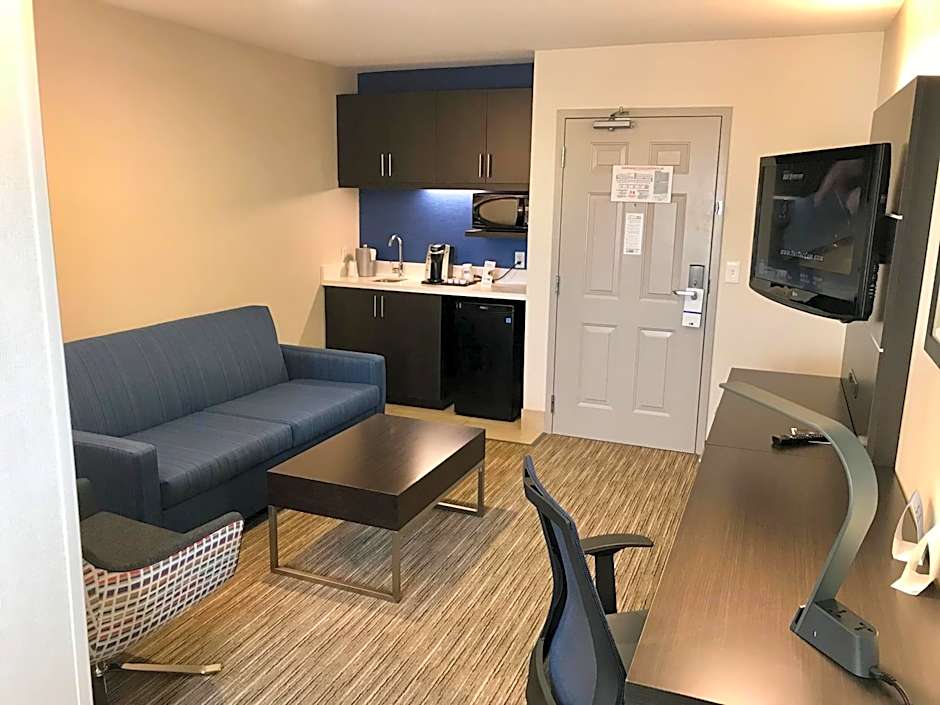 Holiday Inn Express & Suites Tracy By IHG