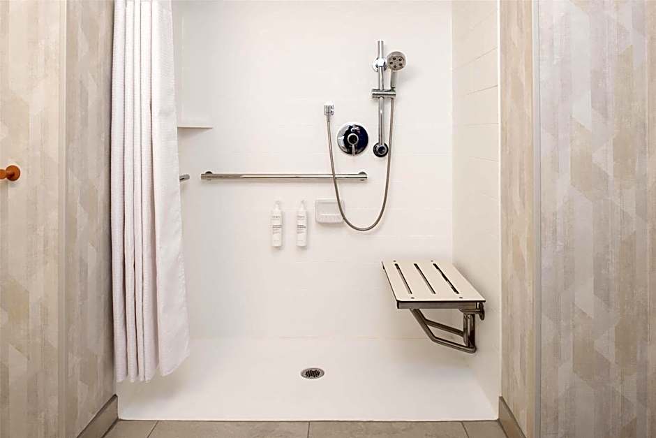 Hampton Inn By Hilton & Suites Redding