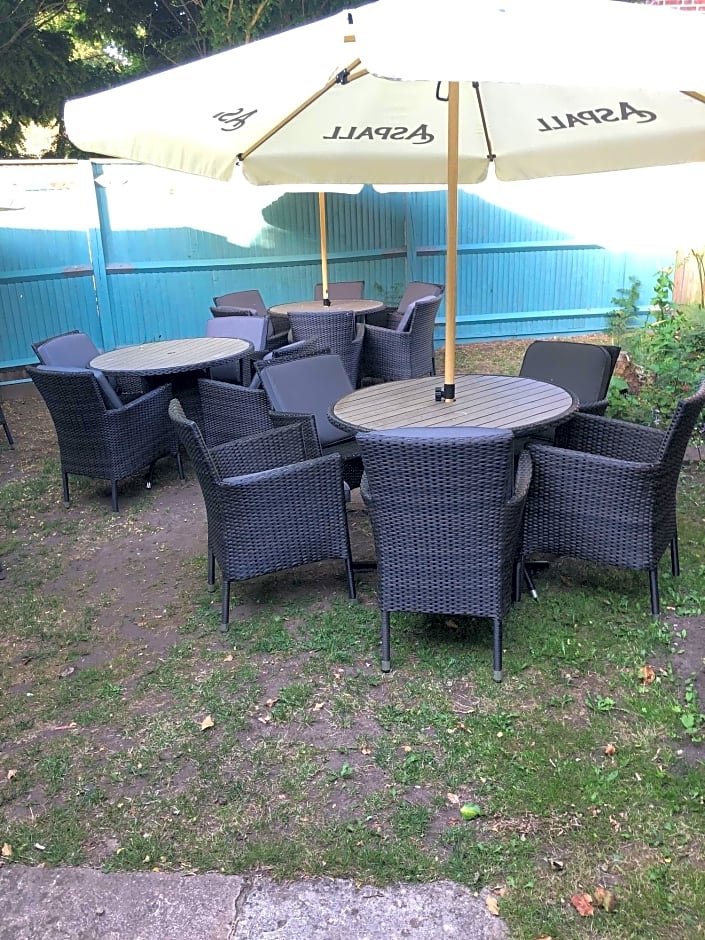 Kings Arms and Royal Hotel 