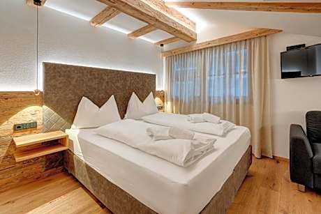 Junior Suite with Mountain View