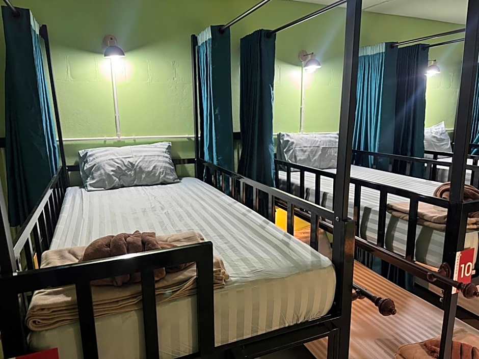 Khao Sok Jungle Hostel