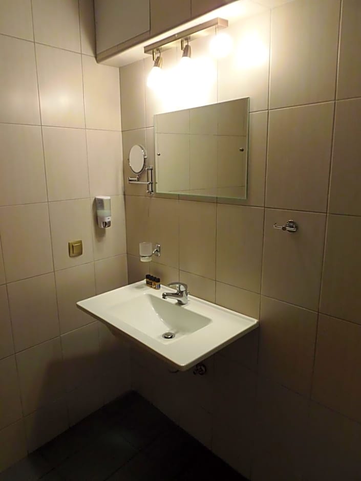 Hera Hotel