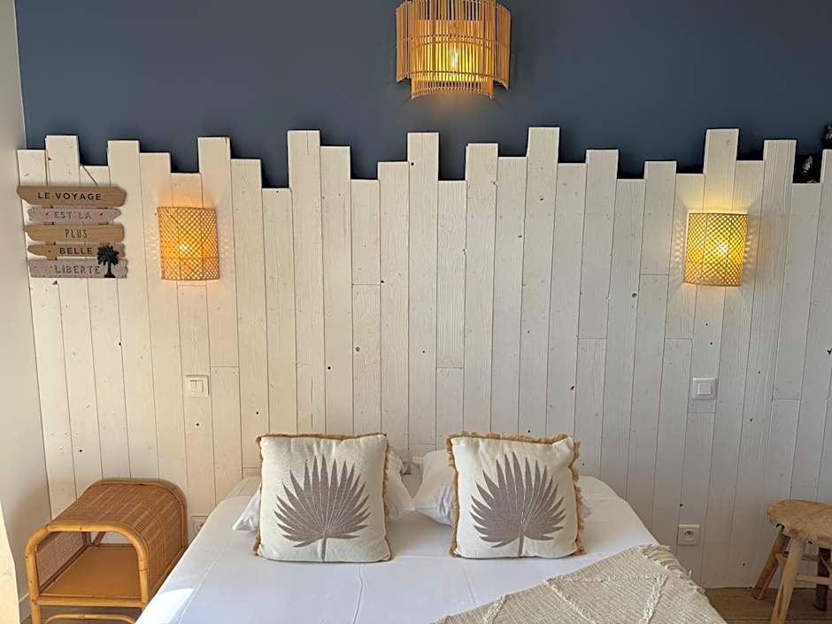 Acadie Saint Victor - Hôtel restaurant -Face mer- Châtelaillon plage