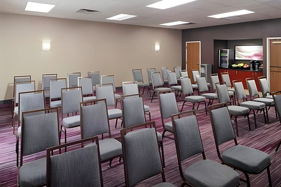 Holiday Inn Express Madison By IHG