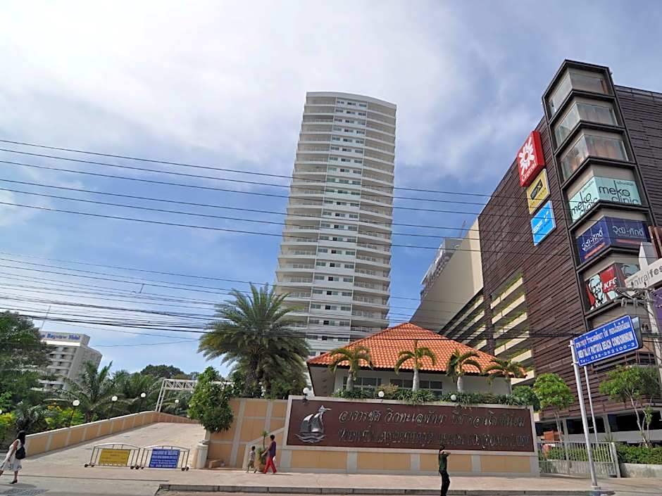 View Talay 6 Pattaya Beach Condominium by Honey