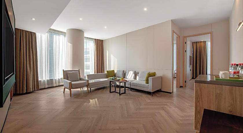 Holiday Inn Guangzhou Zhujiang New Town by IHG