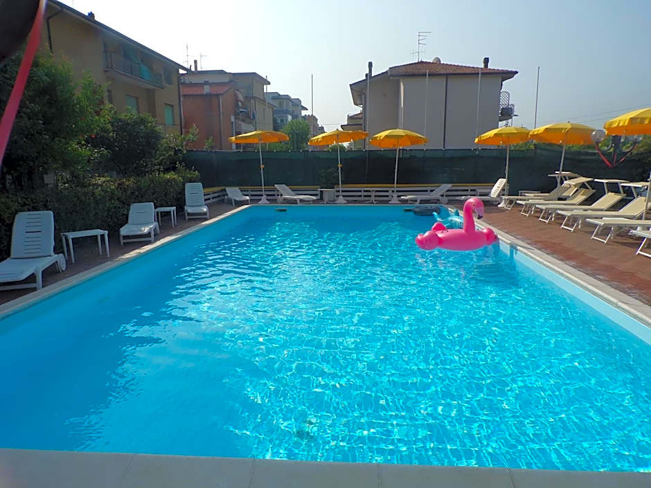 Hotel Crystal con Piscina Estiva Privata - SPIAGGIA INCLUSA con Formula All Inclusive