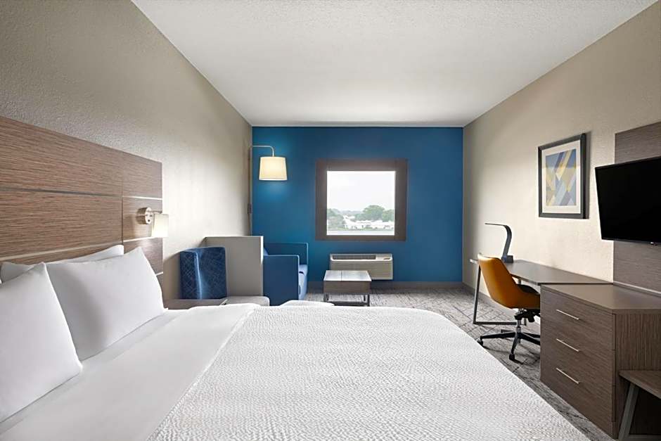 Holiday Inn Express & Suites Boynton Beach West By IHG
