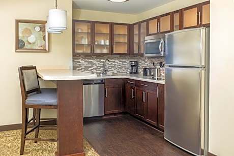 Double Room with Two Double Beds - Hearing Mobility Access with Tub - Non-Smoking