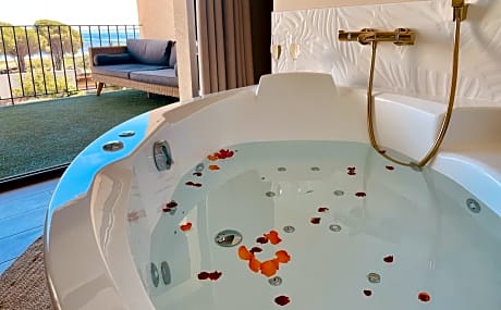 King Suite with Spa Bath - Lake View