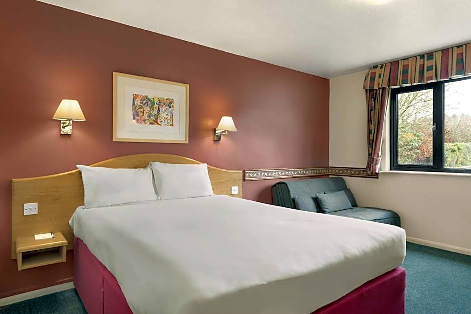 Days Inn Michaelwood M5