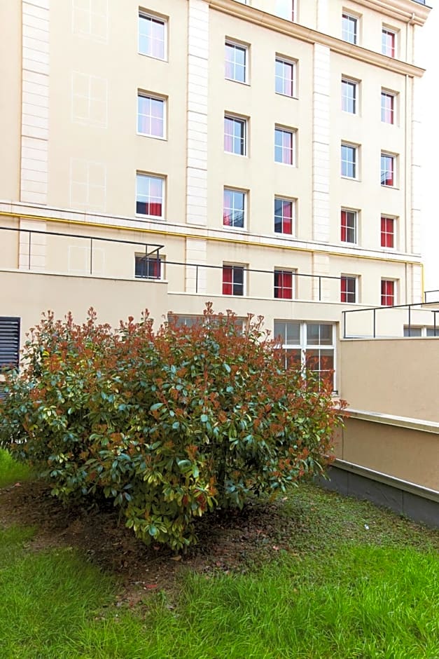 Premiere Classe Paris Ouest - Pont de Suresnes Hotel