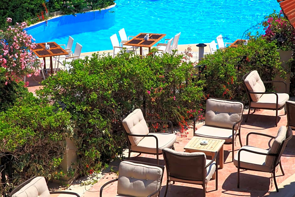 Zeytinada Hotel