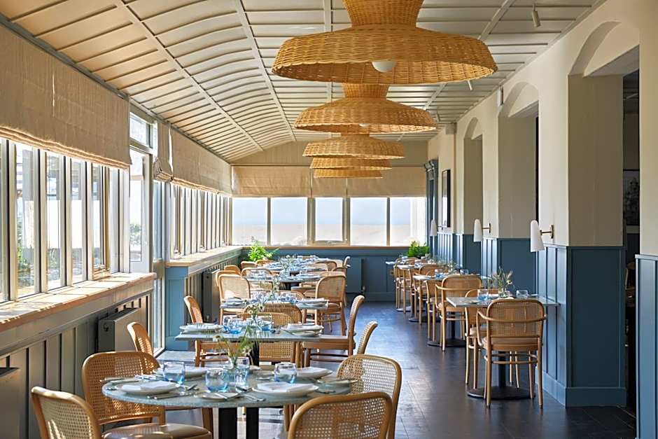 Moonfleet Manor - A Luxury Family Hotel