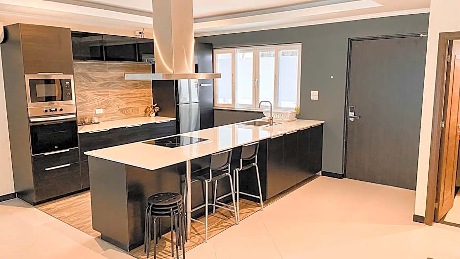 Hidden Palm Pool Villas