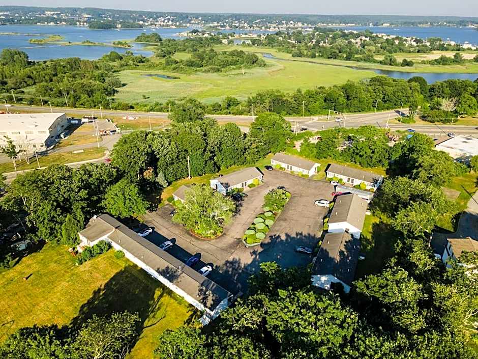 Founder's Brook Motel and Suites