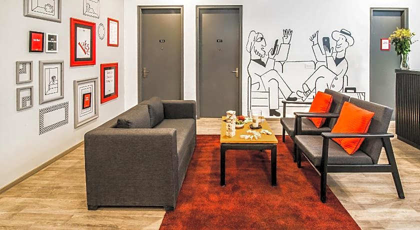 Super Townhouse Galleria Market Near Golf Course Road