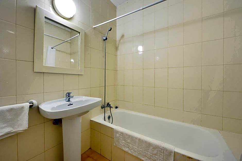 Apartamentos San Antonio Beach
