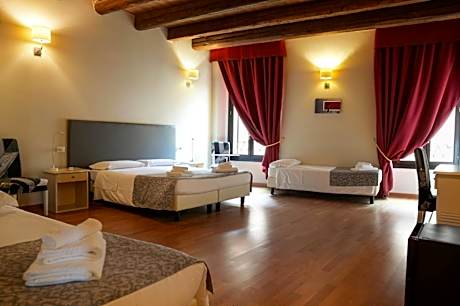 Honey Rooms Ferrara