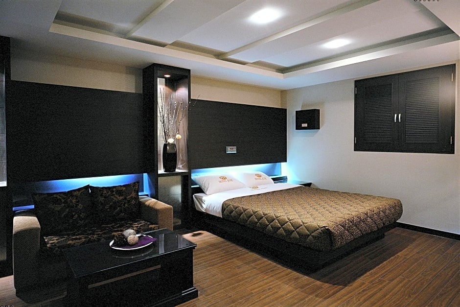 Incheon Airport Hotel June