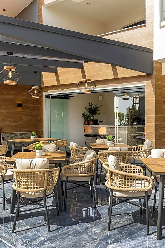 Costa De Luxe Suites