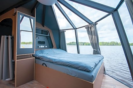 Igloo Boat Suite with Spa Access