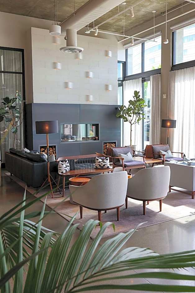 The Fort Sutter Sacramento Tapestry Collection by Hilton