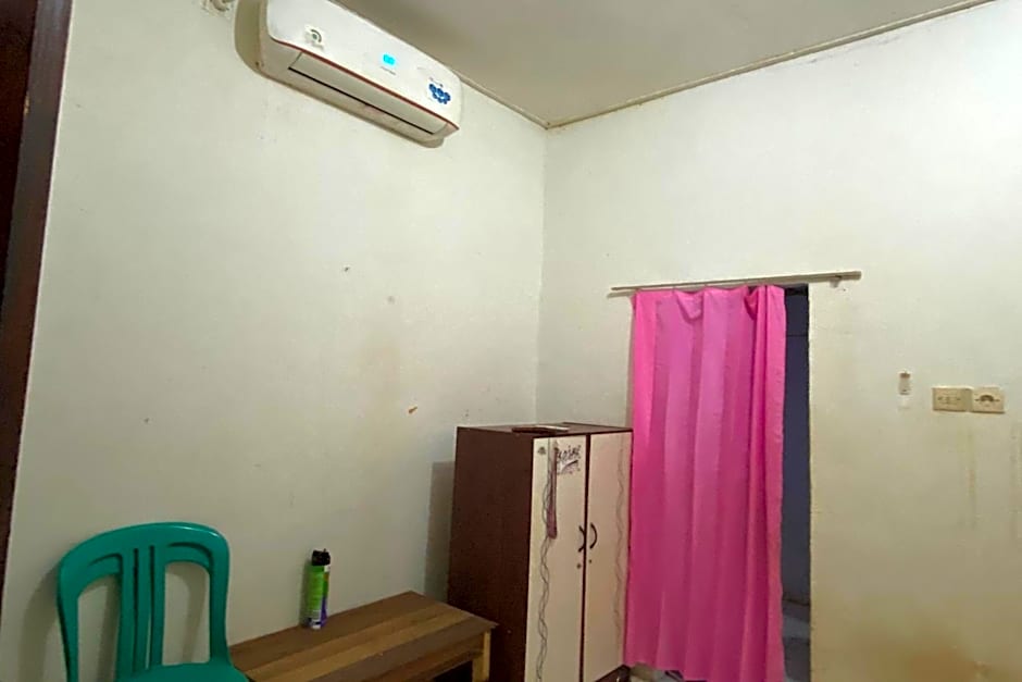 OYO Life 93259 Kos Kurnia