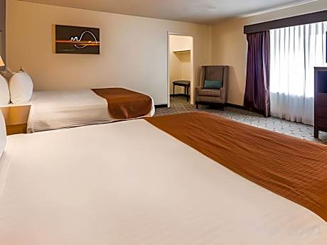 2 Queen Beds, Nonsmoking, Interior Room