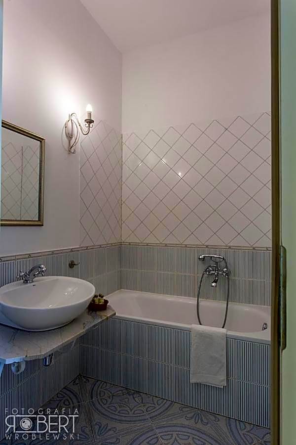 Villa Estera - Hotel & Restauracja