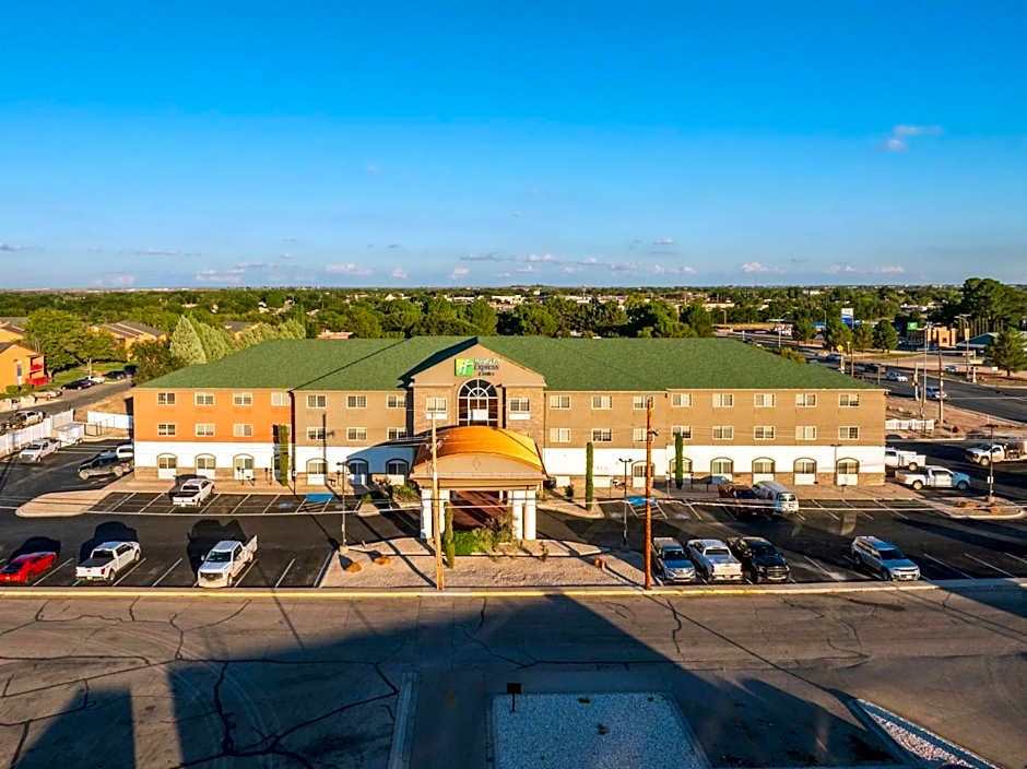 Holiday Inn Express Hotel & Suites Carlsbad By IHG