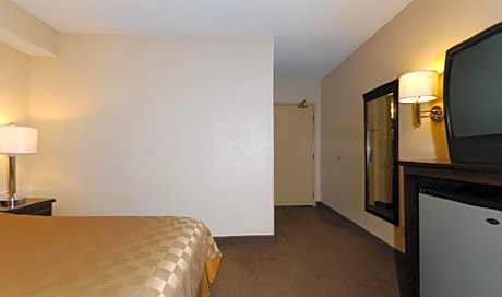 Queen Room - Disability Access