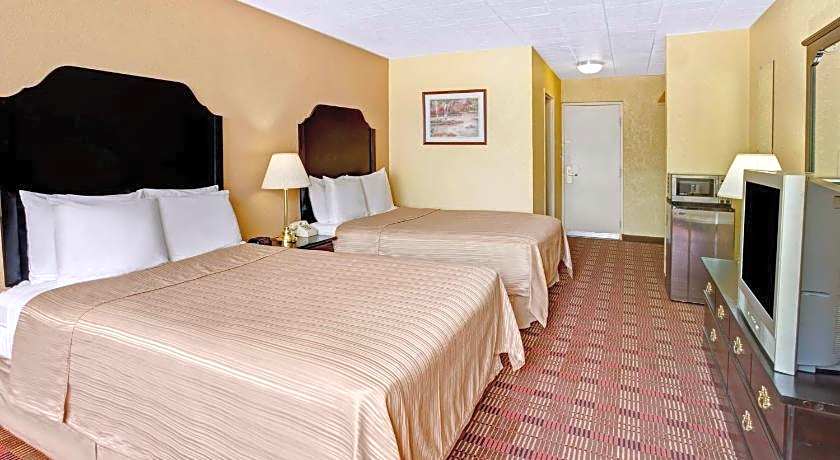 Howard Johnson by Wyndham Pikesville