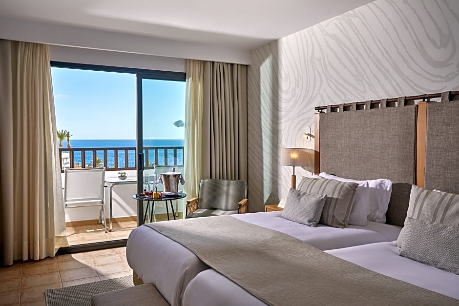 Photo 1 of 4 of DOUBLE OCEAN VIEW 2 ADULTS
