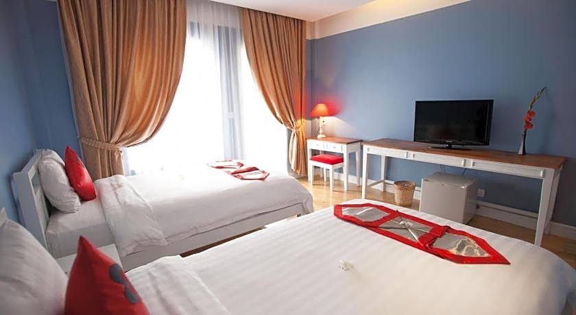 Frangipani Royal Palace Hotel