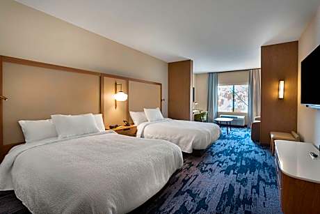 Suite, 2 Queen, Sofa bed