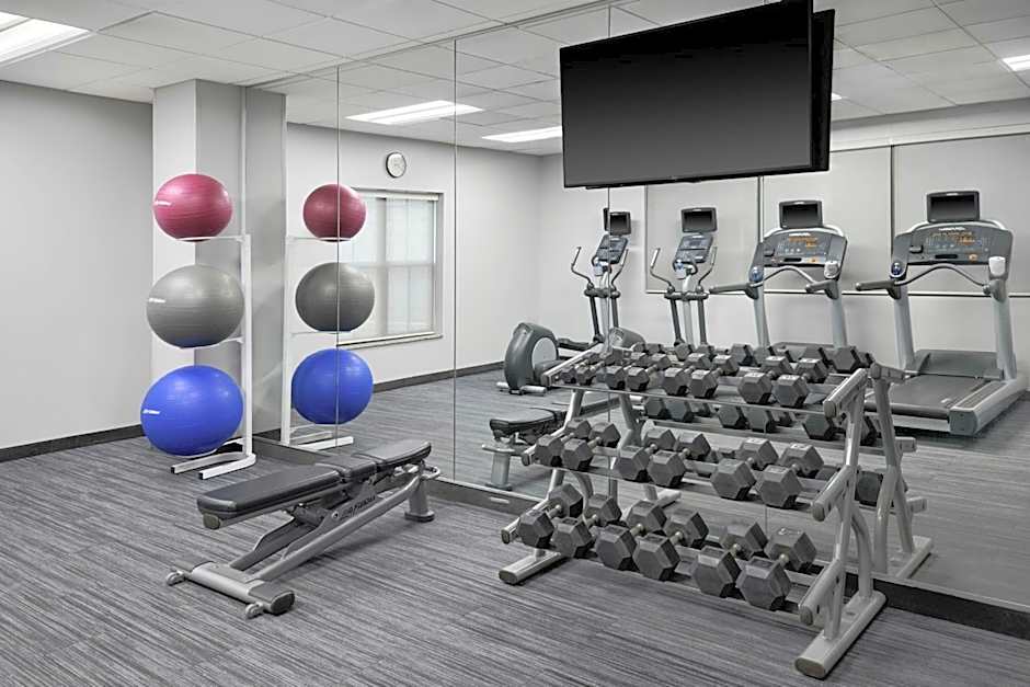 TownePlace Suites by Marriott Lawrence Downtown