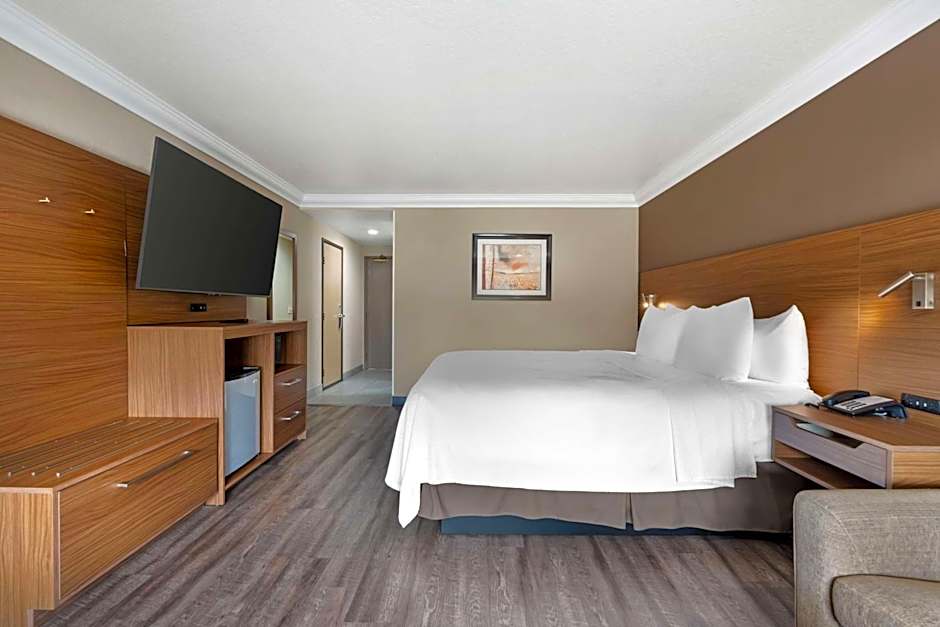 Best Western Plus Newport Mesa Inn