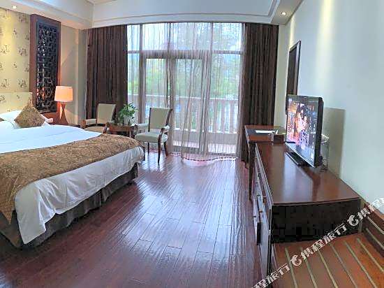Donggu Lake Xiangshan New Century Hotel