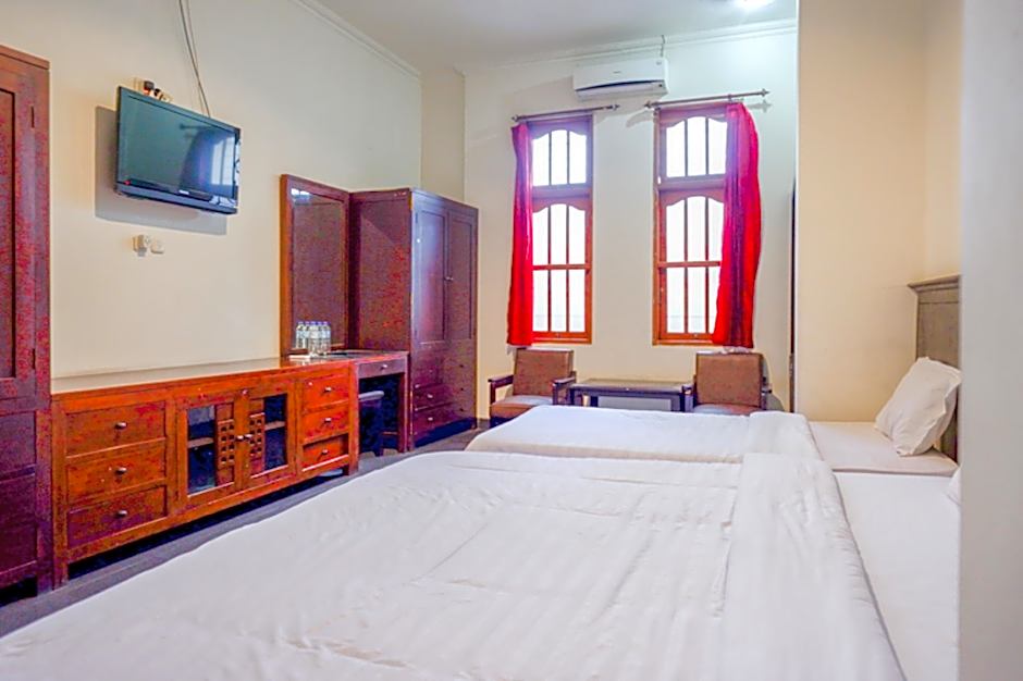 RedDoorz near Tugu Yogyakarta