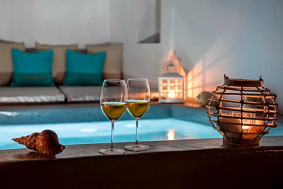 Kima Oia Suites