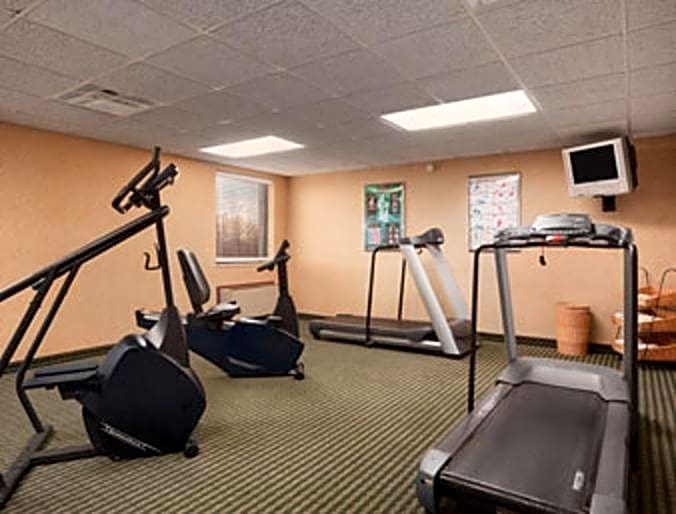 Baymont by Wyndham Louisville Airport South